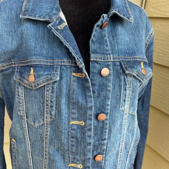 GAP women's size M, Jean Jacket.  NO Distress, cotton spandex blend. - Picture 3 of 9
